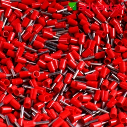 CE100012 Końcówka tulejkowa izolowana czerwona, ⌀ 10mm, L=12mm, 100 szt.